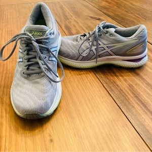 ASICS Gel-Nimbus 22 Running Shoes EUC